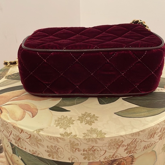 Michael Kors Handbag - Picture 6 of 11